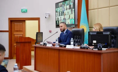 Половину выбрасываем в мусор - глава партии Respublica  о еде в школах